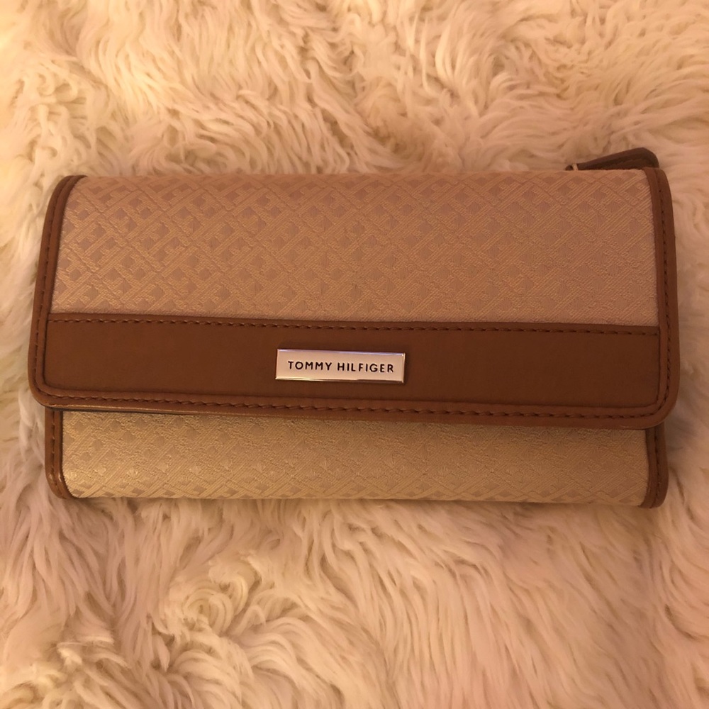 TOMMY HILFIGER WALLET✨